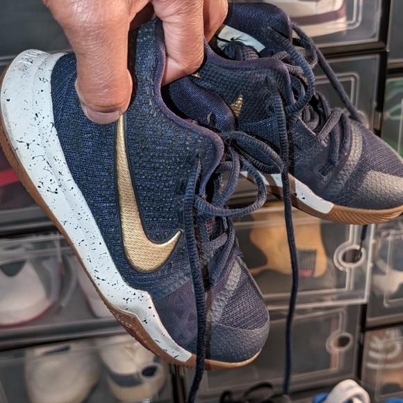 Nike's (Sz 1) - Picture 5 of 16